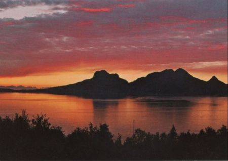Berge und See im Sonnenschein - ca. 1980 Berge und See im Sonnenschein - ca. 1980