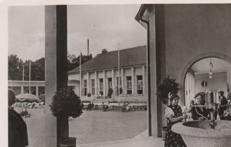 Bad Dürrheim - Trinkhalle mit Kurhaus - 1953 Bad Dürrheim - Trinkhalle mit Kurhaus - 1953