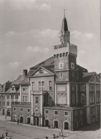 Löbau - Rathaus mit Platz der Befreiung - 1976 Löbau - Rathaus mit Platz der Befreiung - 1976