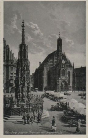 Nürnberg - Schöner Brunnen mit Frauenkirche - ca. 1950 Nürnberg - Schöner Brunnen mit Frauenkirche - ca. 1950