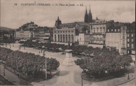 Frankreich - Clermont-Ferrand - La Place de Jaude - ca. 1935 Frankreich - Clermont-Ferrand - La Place de Jaude - ca. 1935