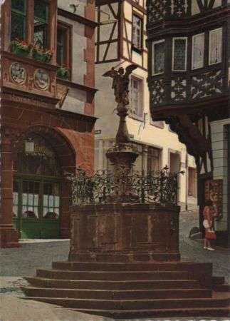 Bernkastel-Kues - Rathaus mit St. Michaelbrunnen - 1960 Bernkastel-Kues - Rathaus mit St. Michaelbrunnen - 1960