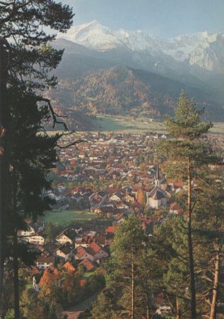 Garmisch-Partenkirchen - mit Blick auf Zugspitze - ca. 1985 Garmisch-Partenkirchen - mit Blick auf Zugspitze - ca. 1985