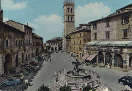 Italien - Assisi - Rathausplatz - 1959 Italien - Assisi - Rathausplatz - 1959