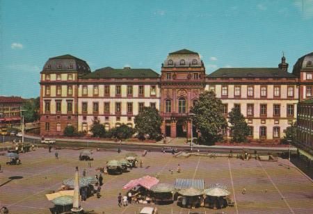 Darmstadt - Schloß und Marktplatz - ca. 1965 Darmstadt - Schloß und Marktplatz - ca. 1965