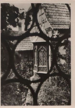 Eisenach - Wartburg, Blick durch Wehrgangfenster - 1953 Eisenach - Wartburg, Blick durch Wehrgangfenster - 1953