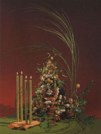 Weihnachtliche Pyramide Arrangement Weihnachtliche Pyramide Arrangement