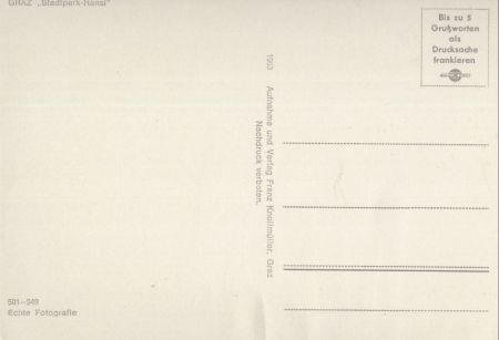 Kind mit Eichhörnchen