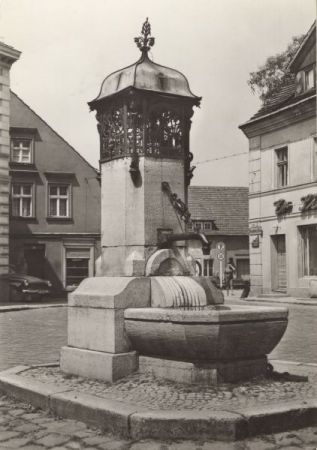 Buckow - Brunnen am Markt Buckow - Brunnen am Markt