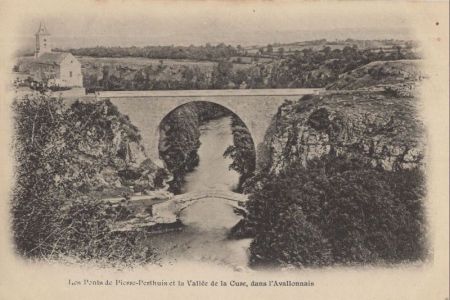 Pierre-Perthuis - Frankreich - les Ponts Pierre-Perthuis - Frankreich - les Ponts