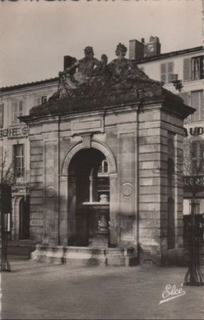 Frankreich - Rochefort-sur-Mer - La Fontaine monumentale - 1949 Frankreich - Rochefort-sur-Mer - La Fontaine monumentale - 1949